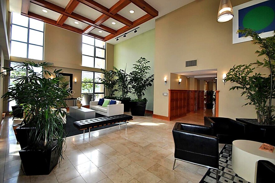 Common Area - 175 W St James St