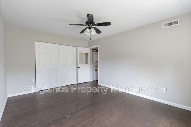 Building Photo - 3312 S 28th St