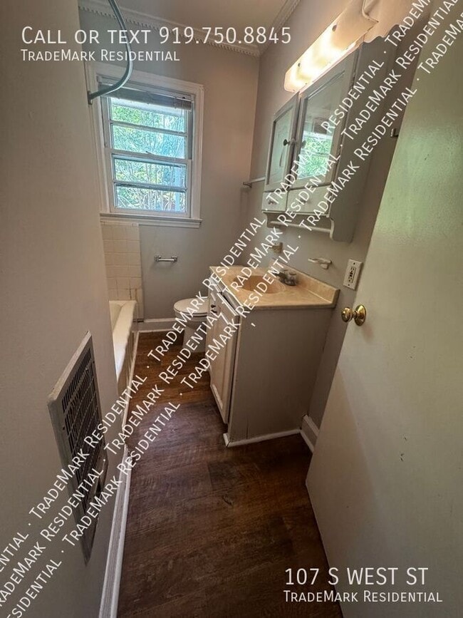 Building Photo - 107 S West St