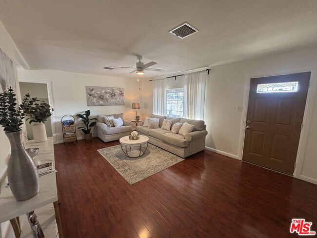 Building Photo - 2723 Ballard St