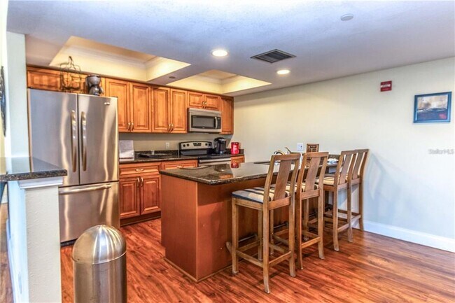 Building Photo - 736 Island Way
