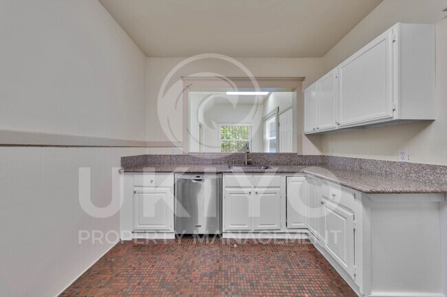 Building Photo - 3337 California St