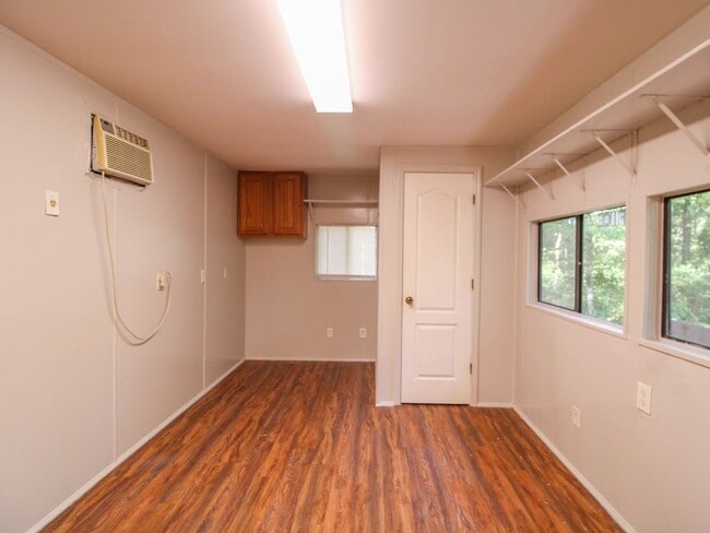 Building Photo - Charming Tiny Home in Peaceful Country Set...