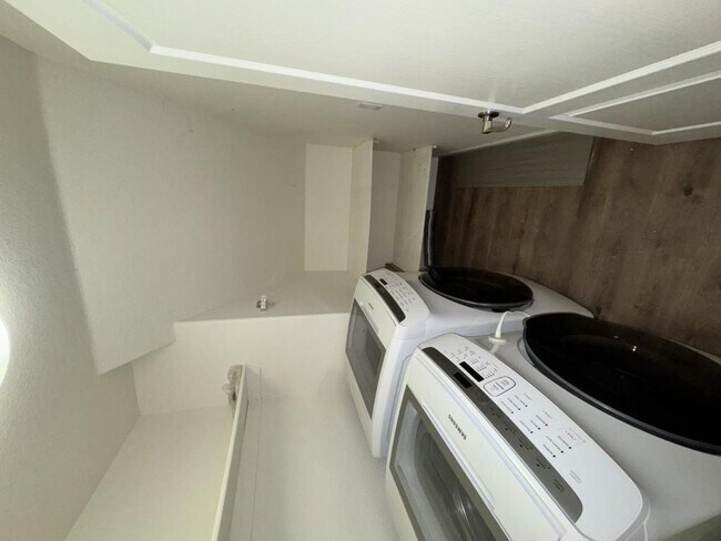 Building Photo - 3688 Pintail Dr