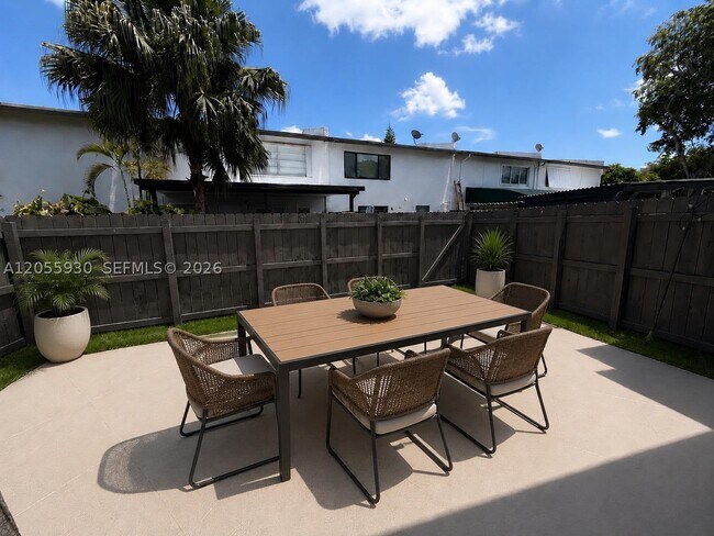 Building Photo - 6979 SW 110th Pl