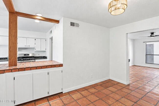 Building Photo - 201 Mulberry Ave