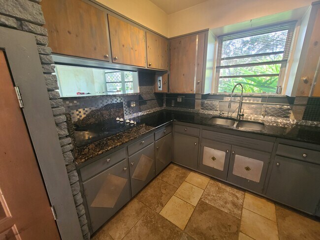 Building Photo - 1703 John Anderson Dr