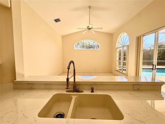 Building Photo - 731 Waterside Ct