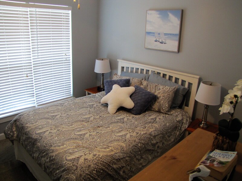 Building Photo - 350 Tradewinds Dr