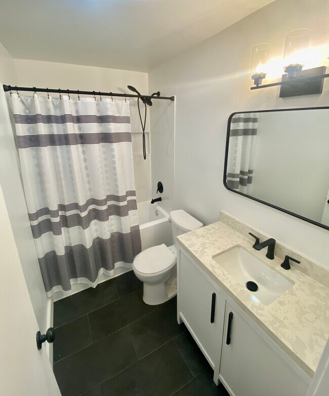 Building Photo - 1311 Summertime Ln