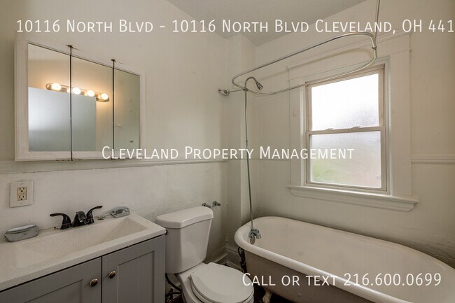 Building Photo - Side-by-side Cleveland Duplex