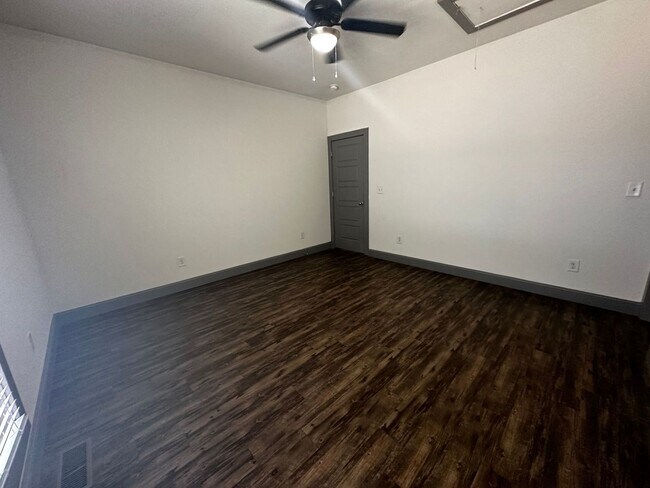 Building Photo - PRE-LEASING FOR AUGUST 2026!