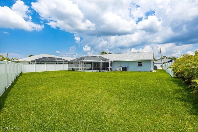 Building Photo - 11895 Claremont Dr