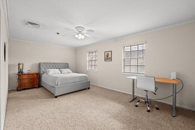 Building Photo - 4948 Post Oak Timber Dr