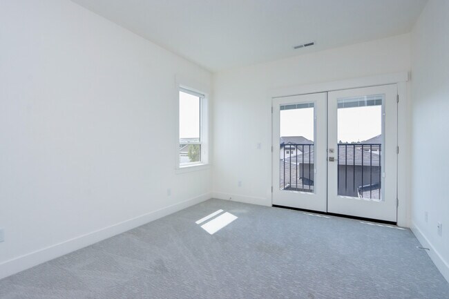 Building Photo - 12090 W Endsley St