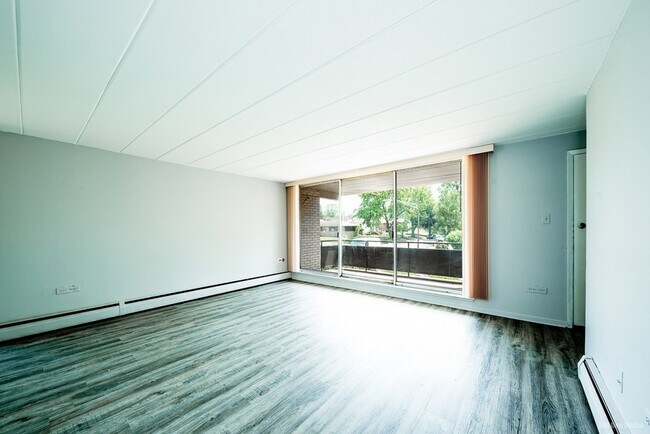 Building Photo - 12550 Fairview Ave