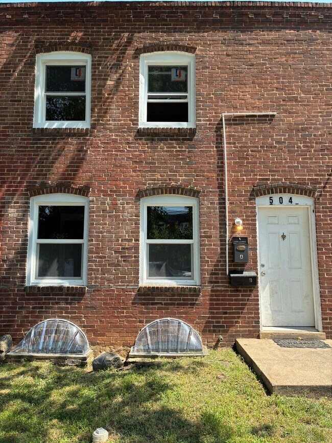 Primary Photo - 504 Arsan Ave