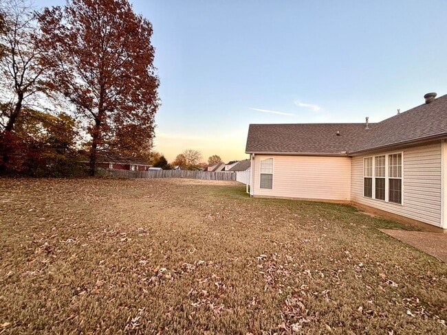 Building Photo - Cozy Living For Cold Days