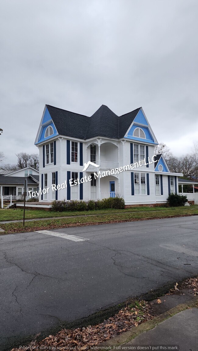 Building Photo - 1100 N Montgomery Ave
