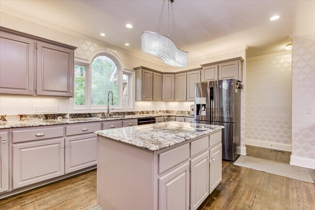 Building Photo - 126 Dewberry Ln
