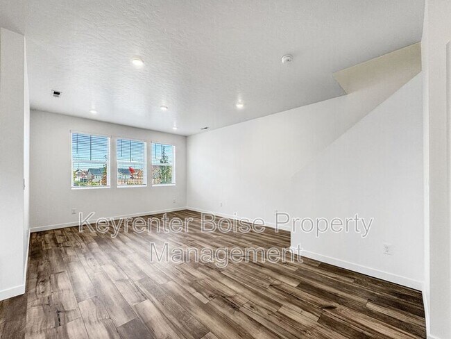 Building Photo - 4212 W Cirrus Ln
