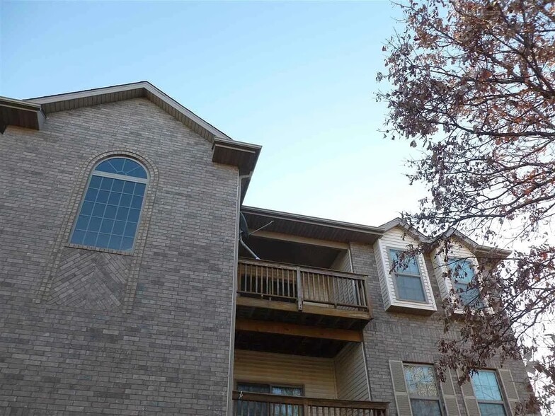 Building Photo - 2855 Coral Ct