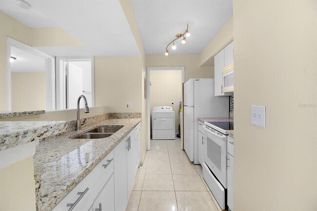 Building Photo - 3036 Parkway Blvd