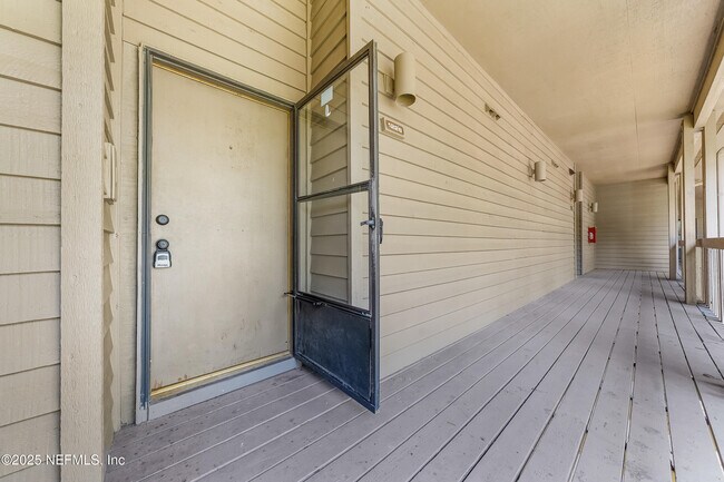 Building Photo - 2930 Ravines Rd