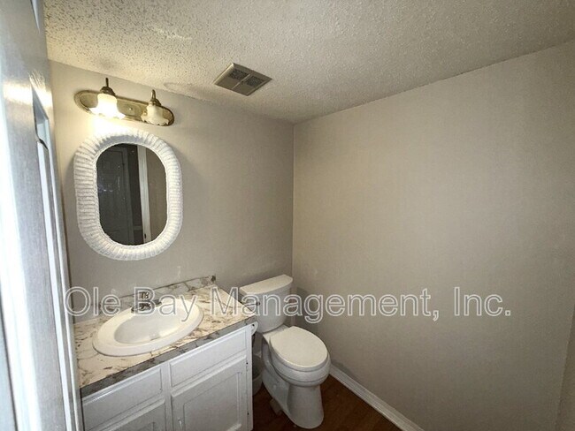 Building Photo - 6605 Chimney Top Dr S
