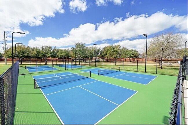 Building Photo - 5515 Russett Bay Ct