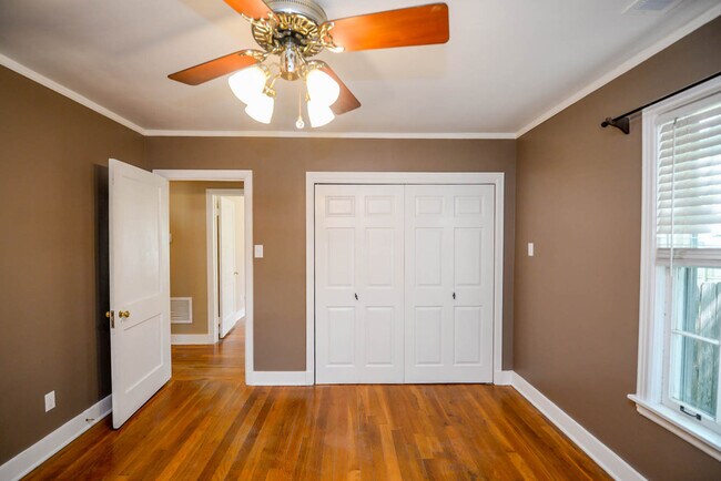 Building Photo - 3590 Shirlwood Ave