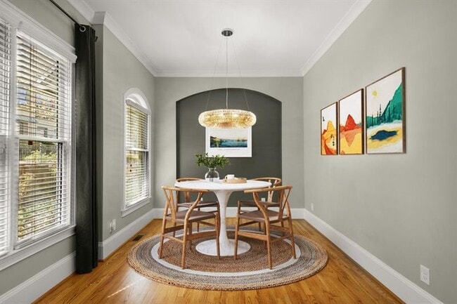 Building Photo - 395 Laurent St NW