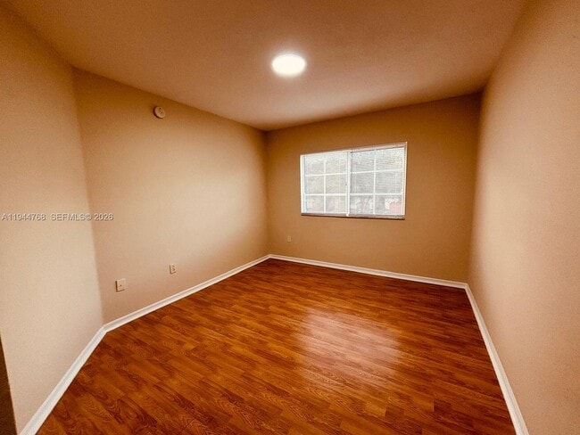 Building Photo - 2548 Centergate Dr