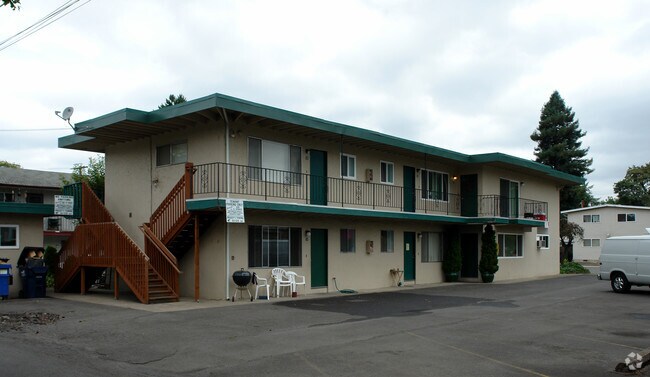 Building Photo - The Holly Apartments