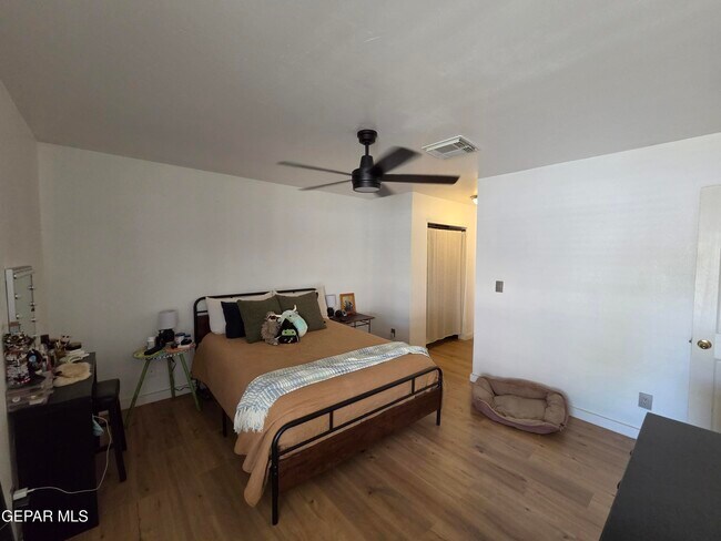 Building Photo - 677 Linda Johnson Ave