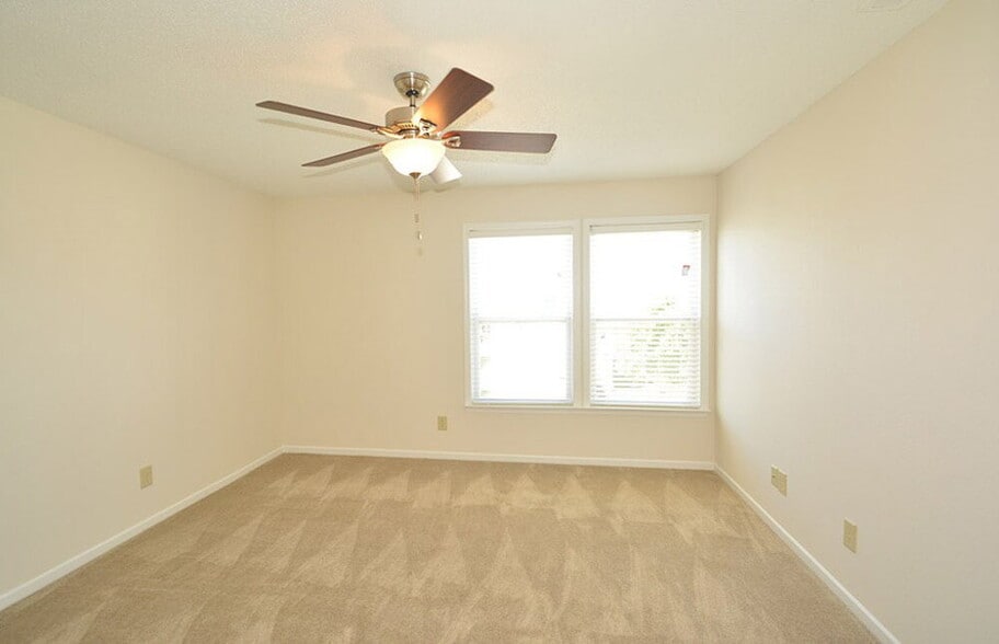 Building Photo - 12162 Maize Dr