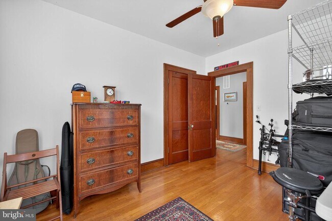 Building Photo - 420 W Cork St