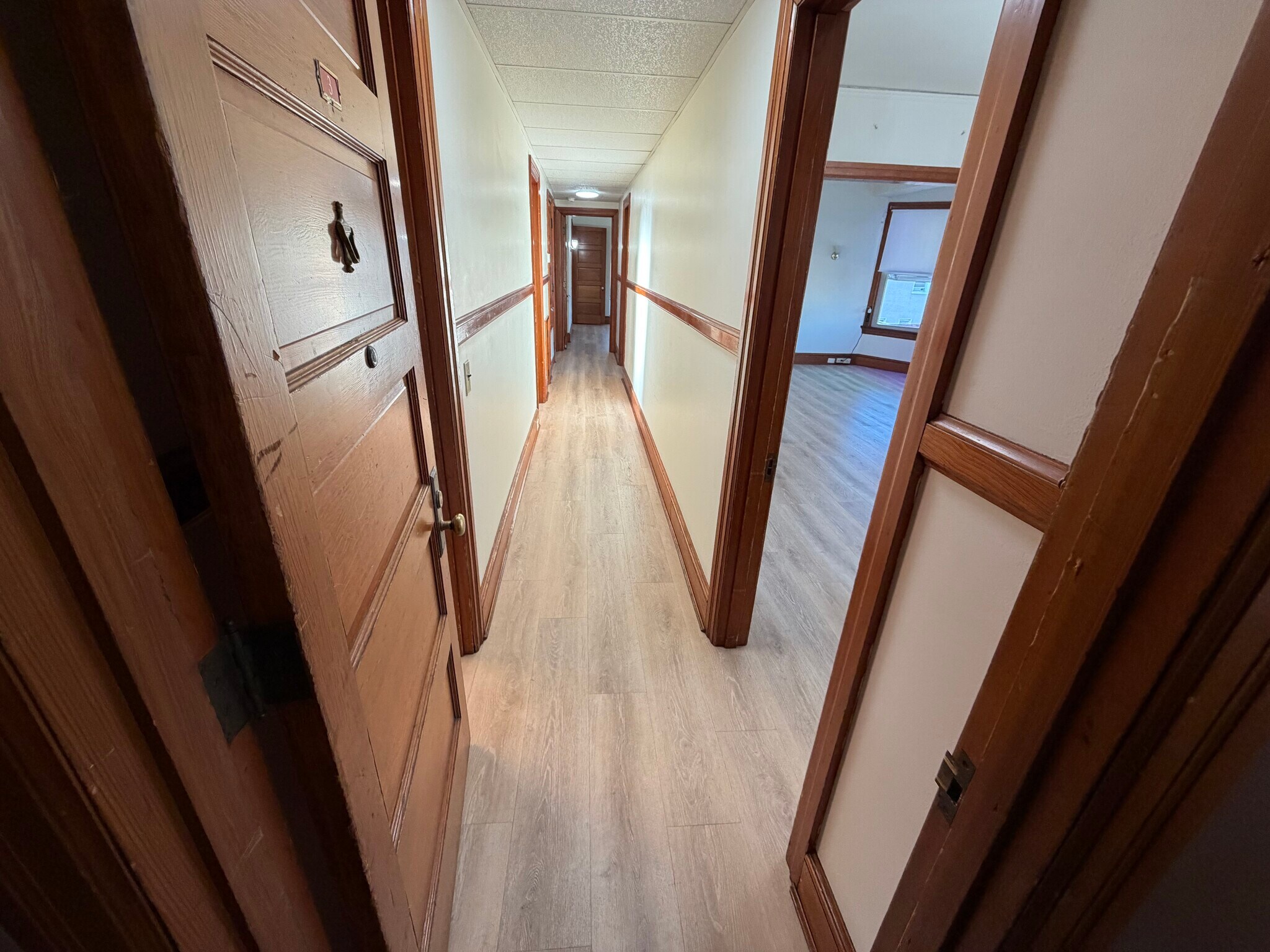 Building Photo - 3 E Chestnut St