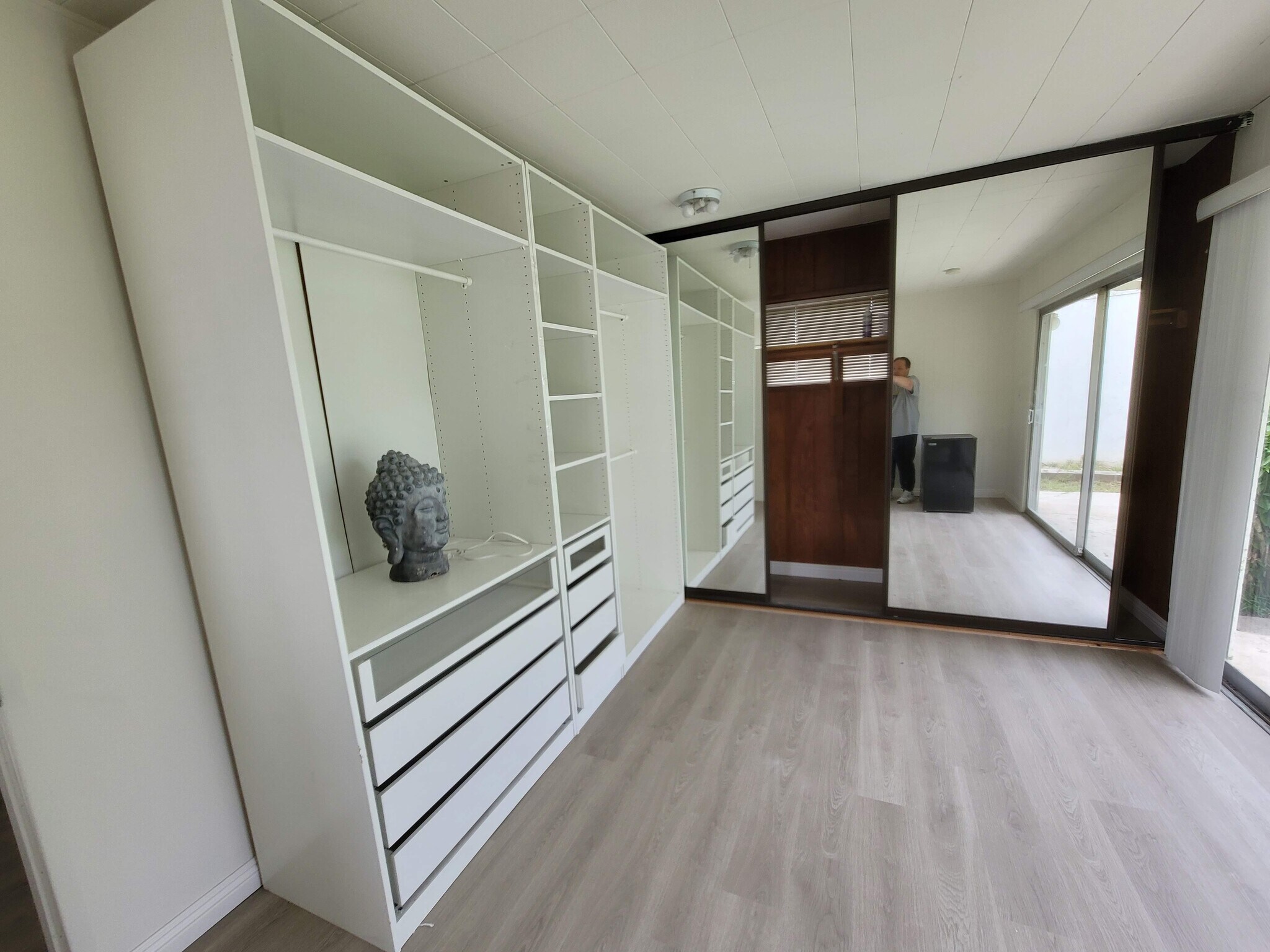 Building Photo - 2321 Veteran Ave