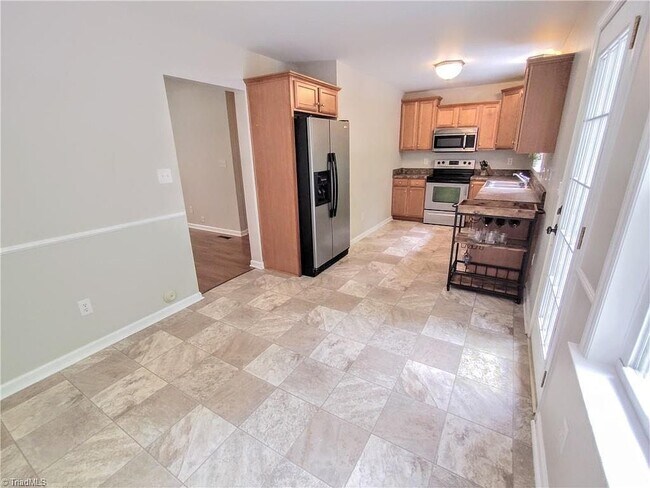 Building Photo - 3709 Courtland Cir