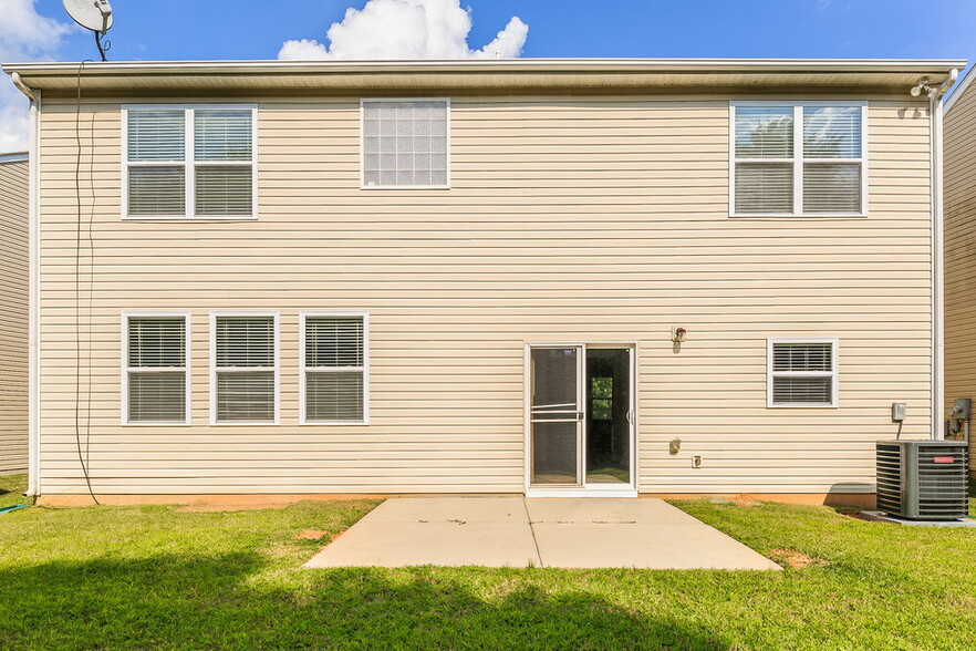Building Photo - 2022 Savannah Hills Dr