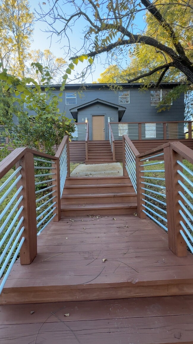 Building Photo - One bedroom in Belhaven Heights!