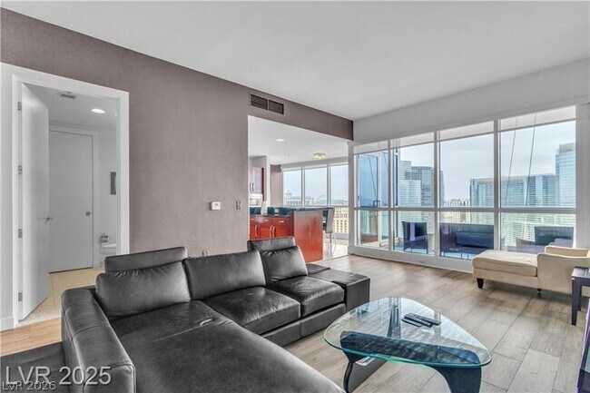 Building Photo - 4525 Dean Martin Dr