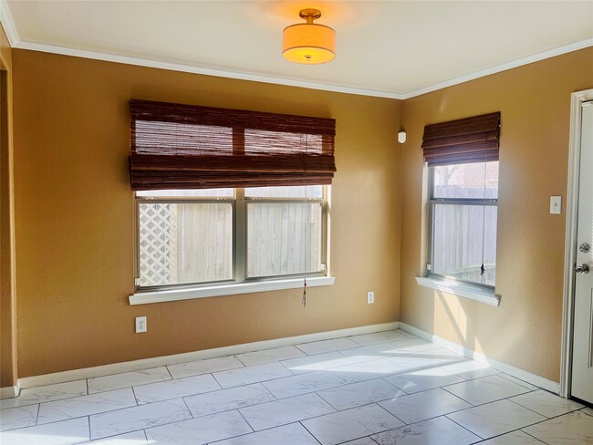 Building Photo - 6423 Mildenhall Ct