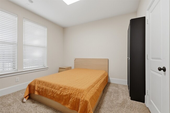 Building Photo - 1816 Dennis St