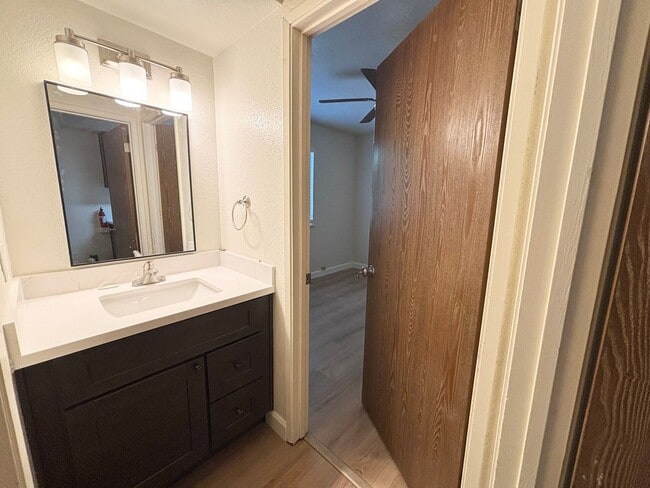 Building Photo - Remodeled Spacious 3BR/2BA Home in Prime Davis Location