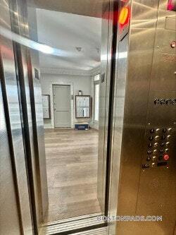 Building Photo - 143 Park Dr