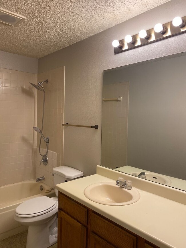 Building Photo - 6322 Queens Castle Dr