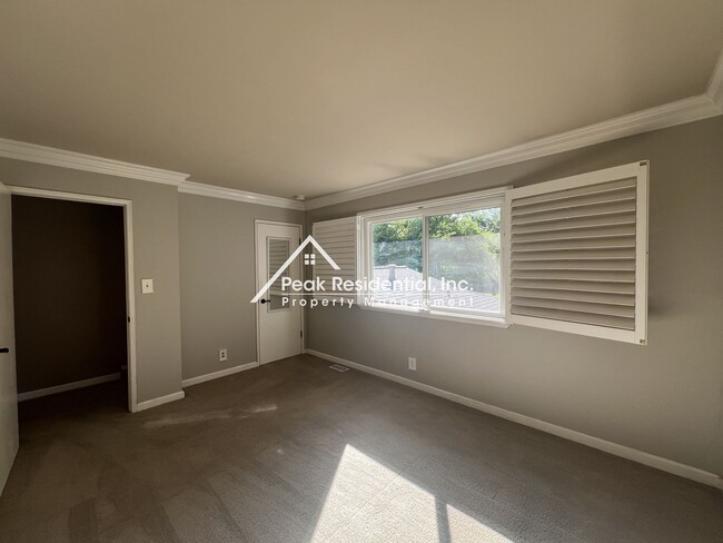 Building Photo - 2bd/1ba Condo with 1 Car Garage- Minutes From ARC!
