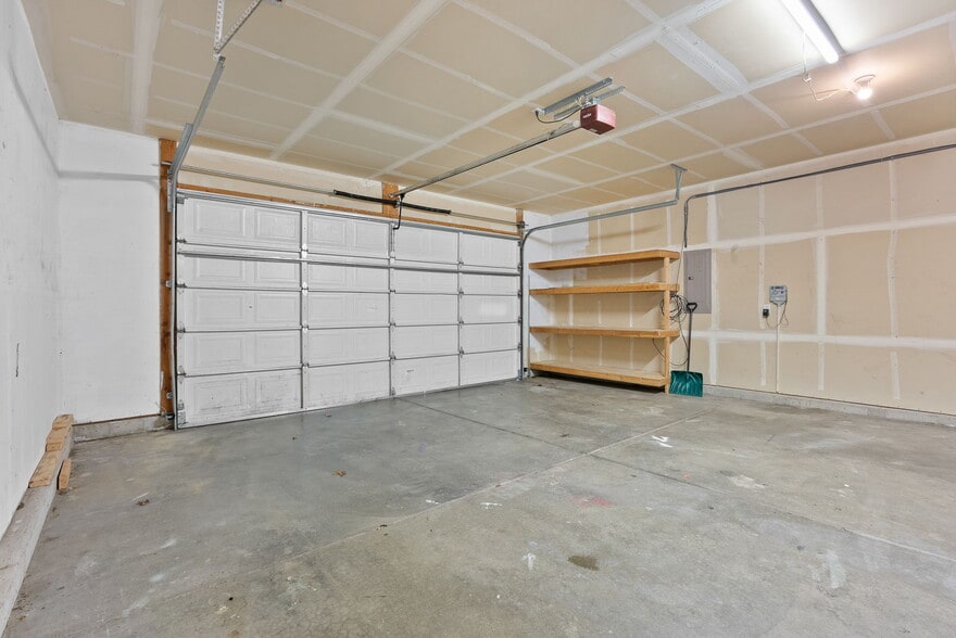 Building Photo - 5957 N Saint Croix Dr